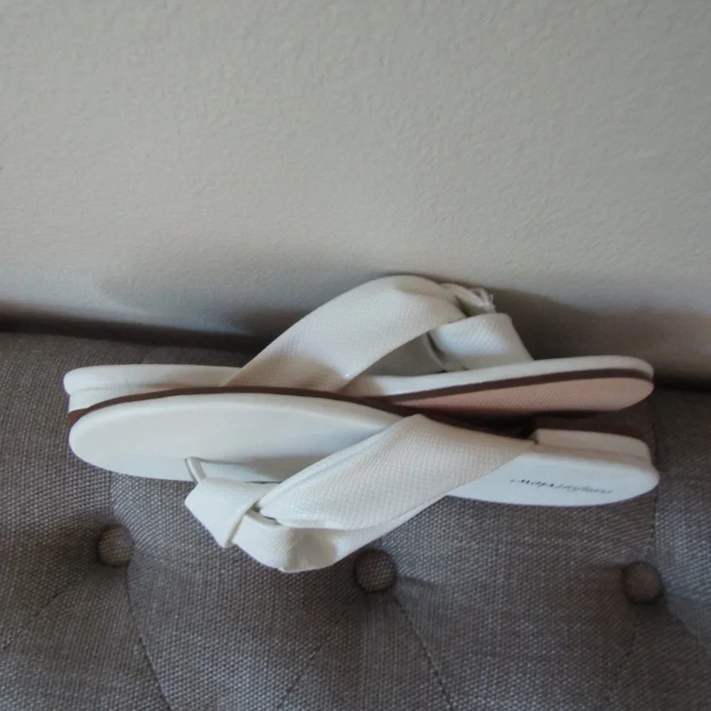 The Cora Sandal by Comfortview